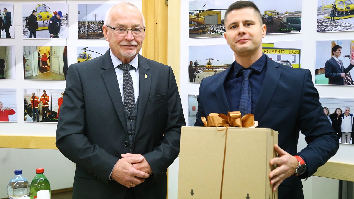Egy hivatás, mely első az egyenlők között -  A Szentesi Légimentő-bázis 10. évfordulója