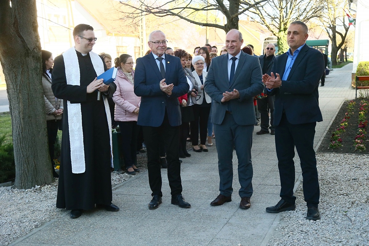 137 millió forintból vált környezetbaráttá és 21. századivá az algyői hivatal