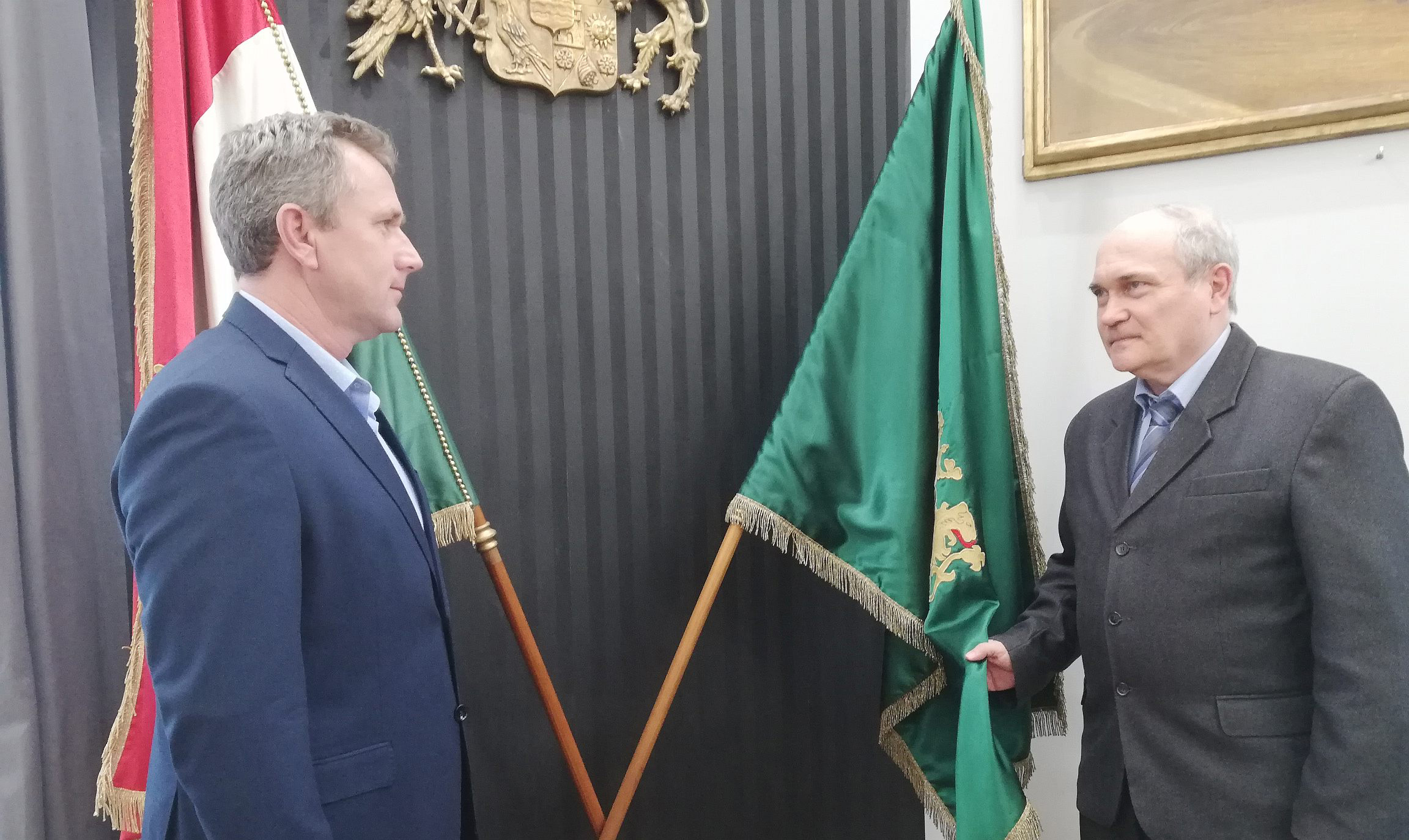 Letette a hivatali esküt Ádók János, a közgyűlés társadalmi megbízású alelnöke 